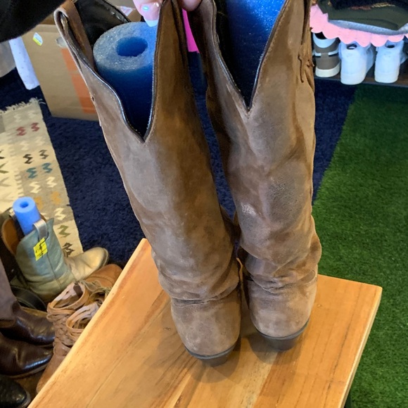 Brown Leather Western Boots with Star detail - Picture 7 of 11